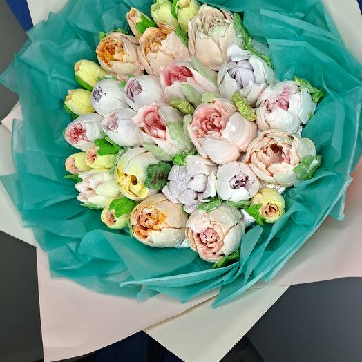 Marshmallow bouquet  27 tulips