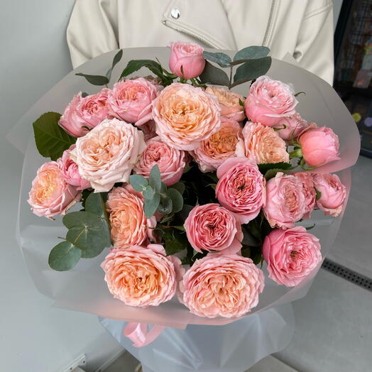 Букет кустовых пионовидных роз «Джульетта»