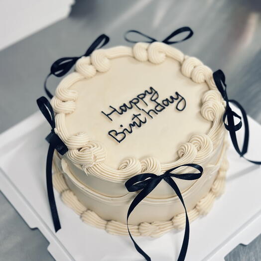 Cake Size S Lambeth with dark bows