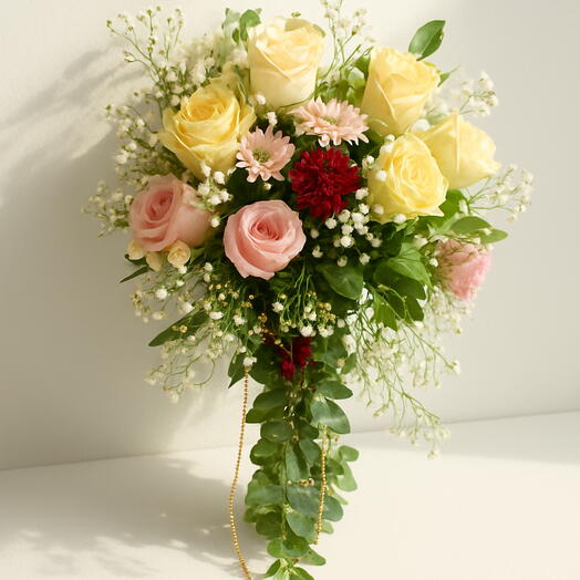 Arbol Floral Elegante con Rosas y Eucalipto – Centro de Mesa Premium Natural