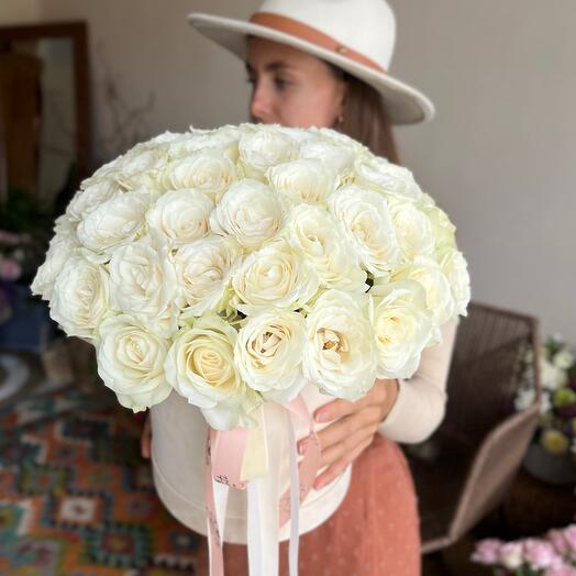 50 classic white roses