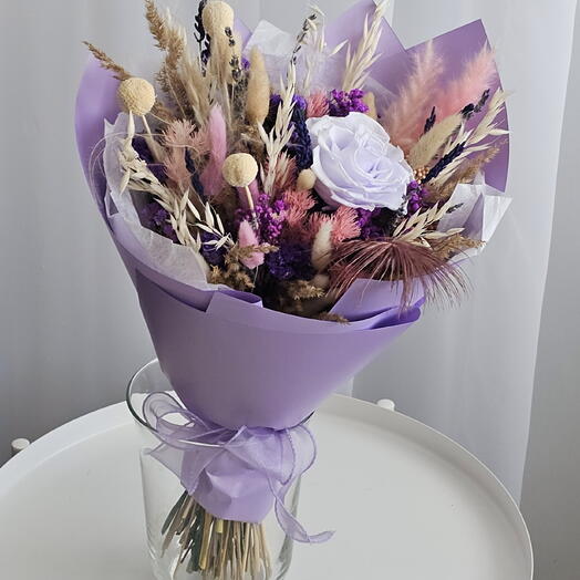 Mix of dried and preserved flowers