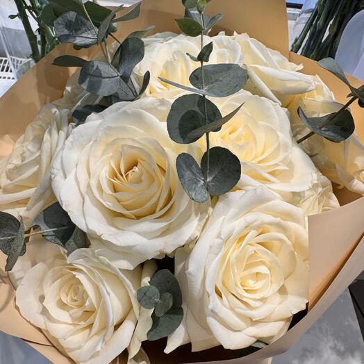 Bouquet of white roses + eucalyptus