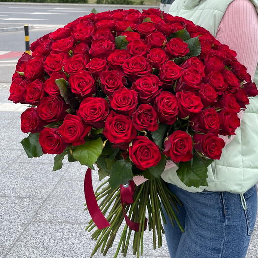 101 red roses