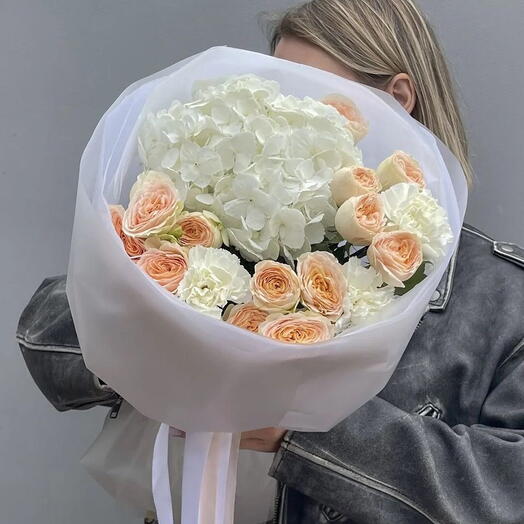 Евробукет с гортензией «Magic Moment» S