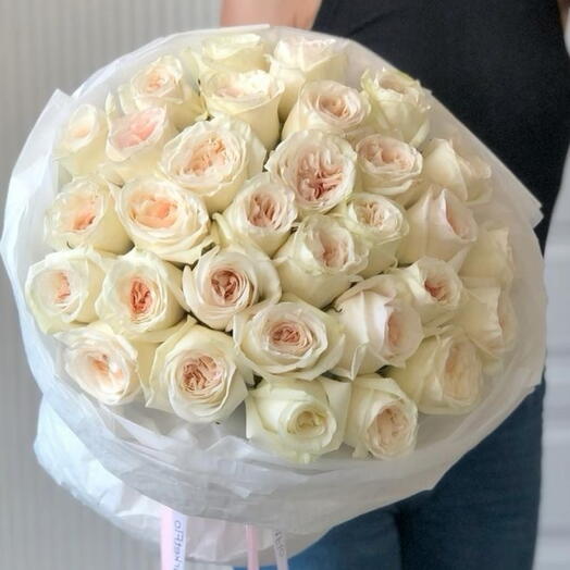 Букет пионовидный роз сорта Кэндилайт