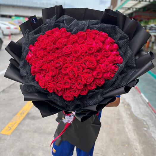 101 red roses. Valentine s Day bouquet