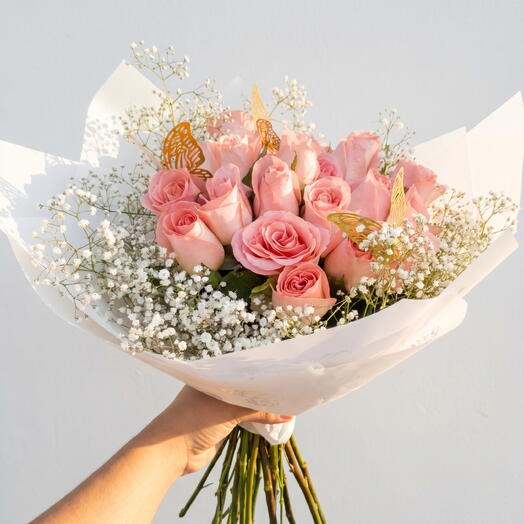 Ramo Elegante de Rosas Rosas con Baby Breath – Bouquet Romantico Premium