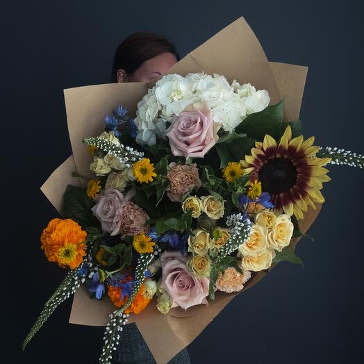 Fall 7 with sunflower, hydrangea and marygold
