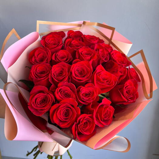 25 red roses