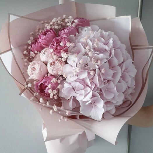 Bouquet delicato con ortensia