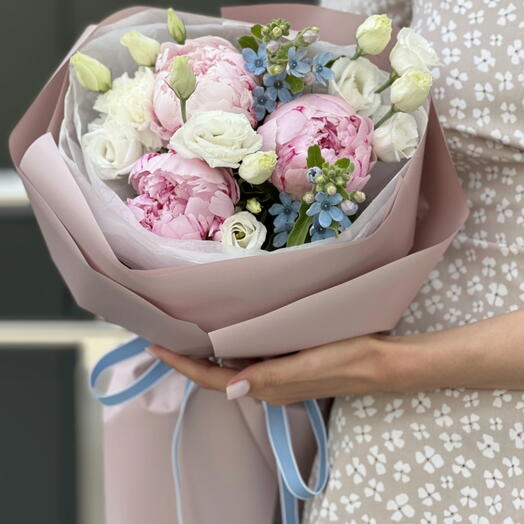 Sezonowy mix piwoni, eustoma i oksypetalum