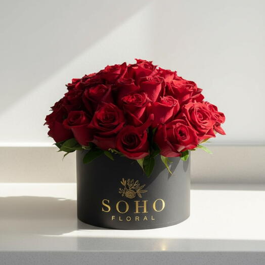 Caja Premium de 35 Rosas Rojas Amor Absoluto