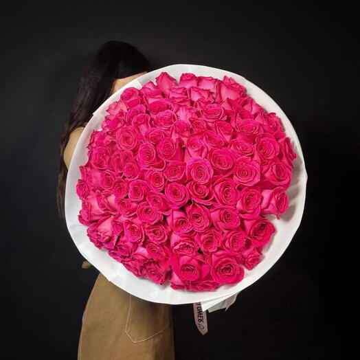 Букет ярко-розовых роз