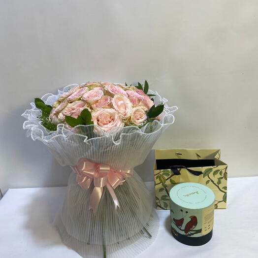 بوكيه ورد وردي فاخر بتغليف أنيق 🌸