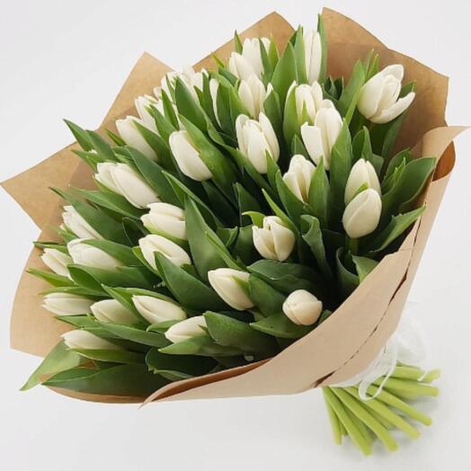25 white tulips