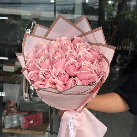25 Sweet pink roses