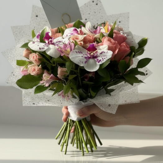 Ramo Dulce Encanto con Orquideas y Rosas Rosadas