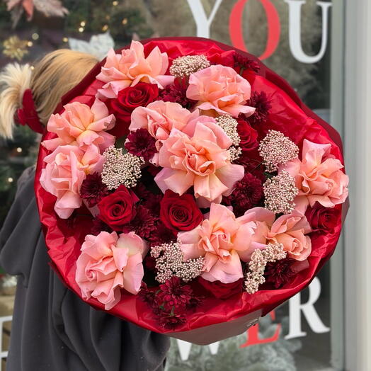 Dichiarazione Rossa" Bouquet Taglia L( Rose Francesi, Explorer Rosed, Fiore di Riso, Margherita Rossa)