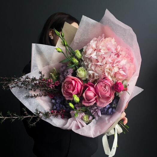 Pinky Love with hydrangea and peony roses