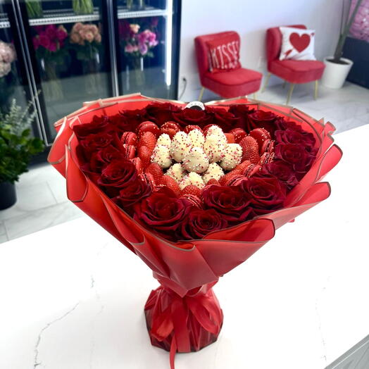 Heart – Fruit Arrangement with Roses, Strawberries   Macarons
