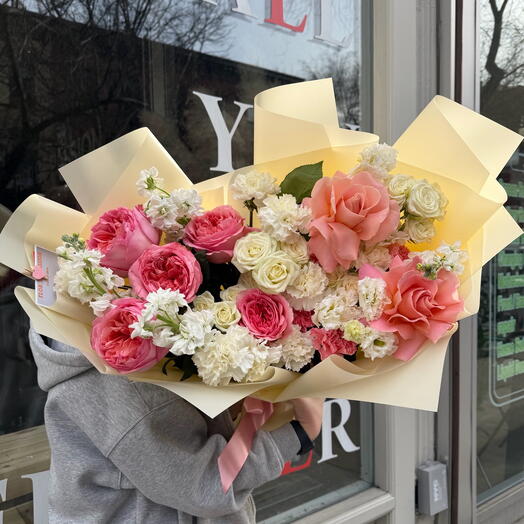 Nuvola di Sentimenti" Bouquet Taglia M (rosa francese, rosa Pink Expression, rose spray, lisianthus, garofani, matthiola)