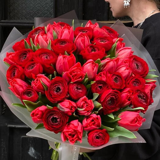 Tulips 26 + ranunculus 25 red