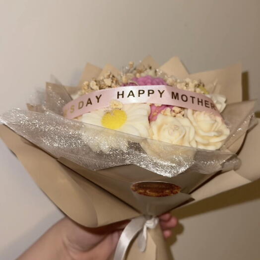 Elegant bouquet of soy candles in florist paper – Pastel gift