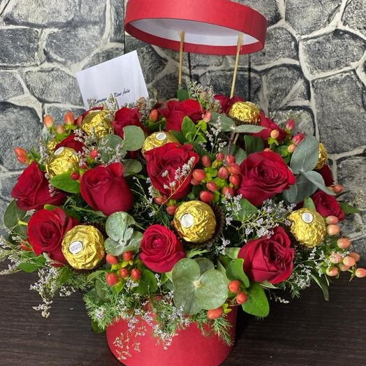 Felicidad en rojo, rosas rojas, con ferrero