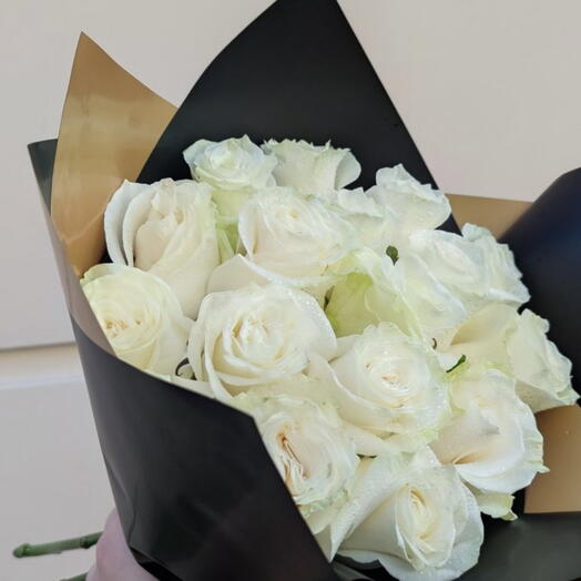 15 White roses