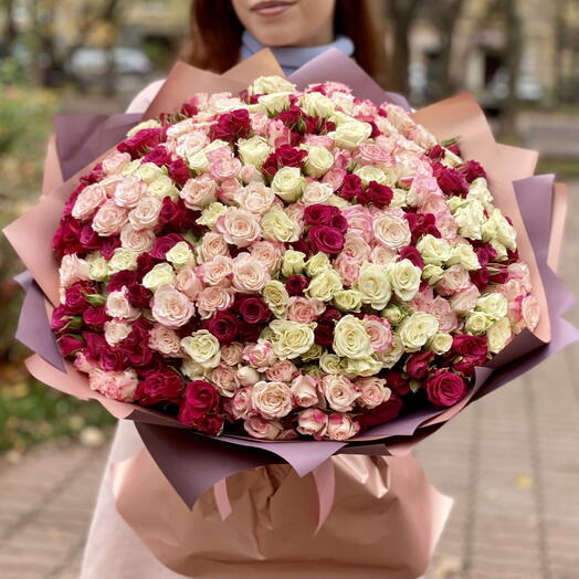 101 кустовая роза в оформлении