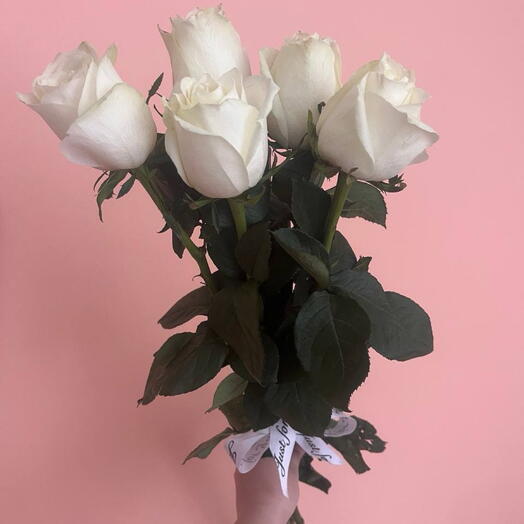 Bouquet "5 broi byali rosi"