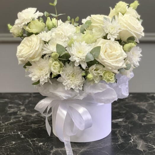 Коробка с цветами Белая мечта