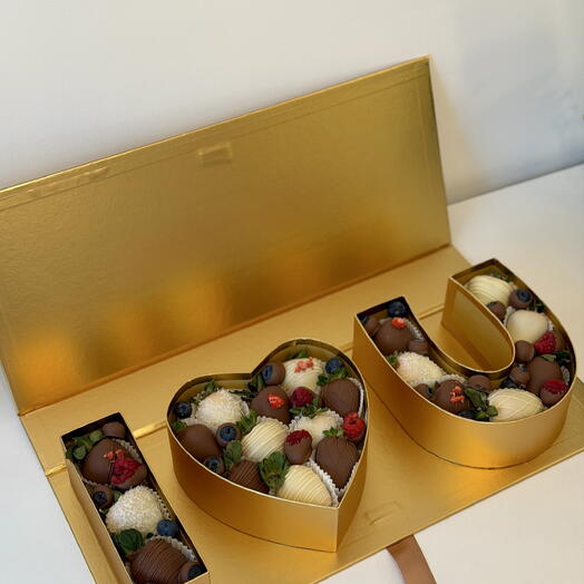 Berry Sweet Love: I ️ U Chocolate Delight