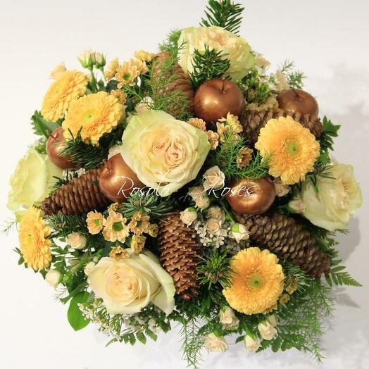 Winter bouquet in peach, cream and brown