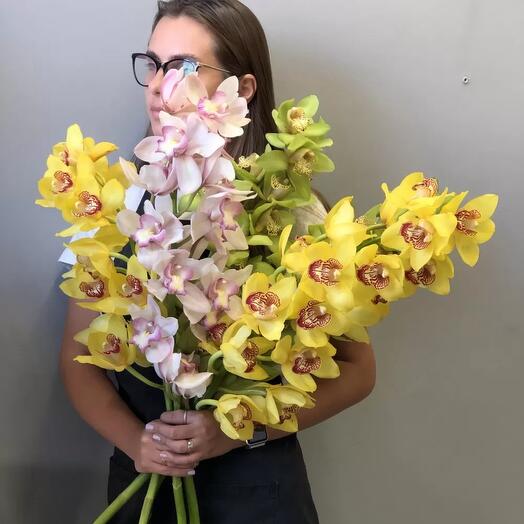 Букет из 5 веток цимбидиумов