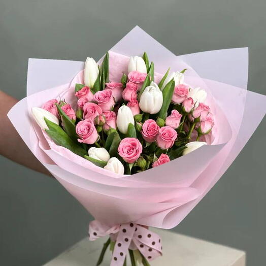 Дуэт тюльпандар және мини-раушандар