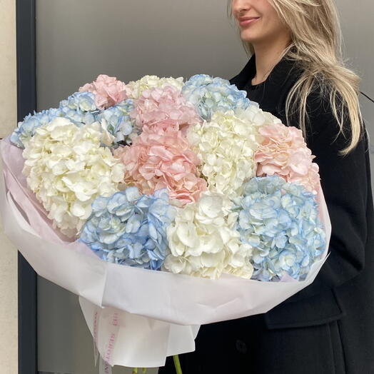 Pastel hydrangea bouquet