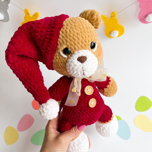 Плюшевый мишка в пижаме