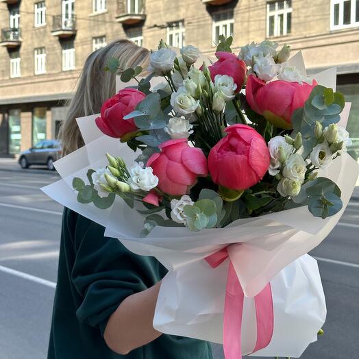 Peony and Lisianthus