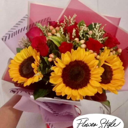 Cita Sunflowers and roses bouquet