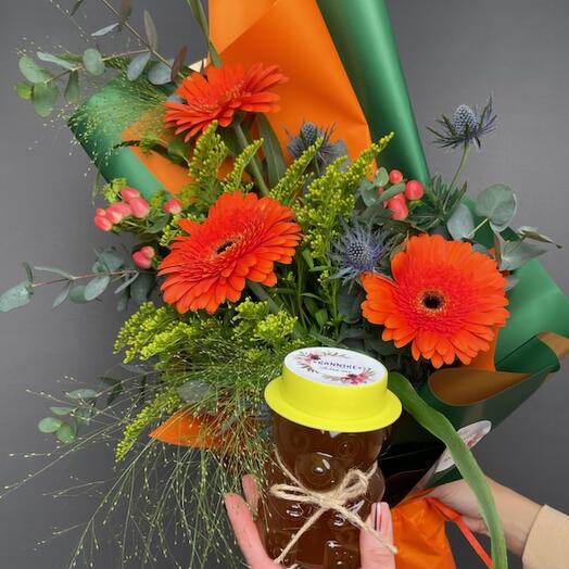 Bouquet + Estonian farm honey