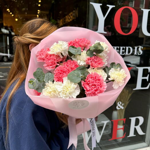 Смешайте гвоздики с эвкалиптом