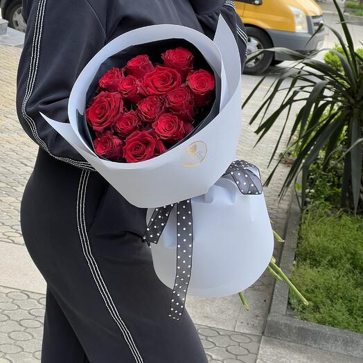 15 red roses holland