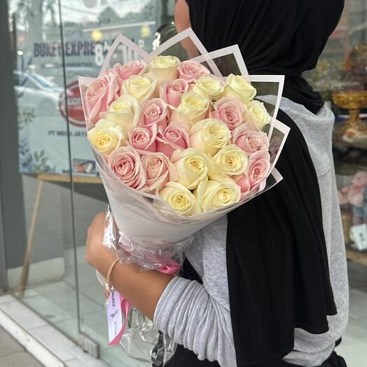 Bouquet Mix 25 Roses White and Sweet