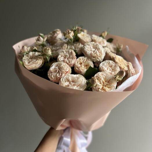 Mono roses bouquet
