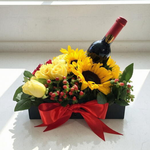 Caja Florezcamos con Girasoles, Rosas y Vino Tinto – Regalo Floral Premium