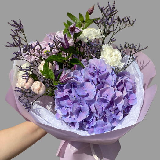 Bouquet of Flowers Purple Cloud