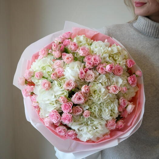 Duo Bouquet [гортензия и кустовая роза]