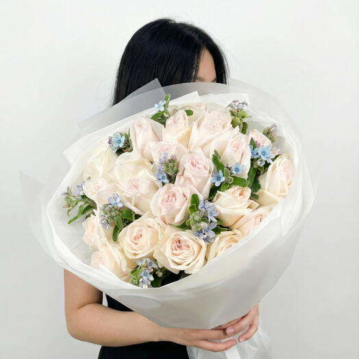 Bouquet "White O Hara Roses with Oxypetalum"